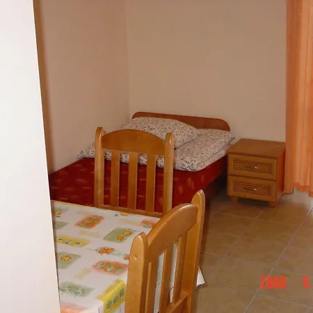 Apartament Lazur 홈스테이 데브키